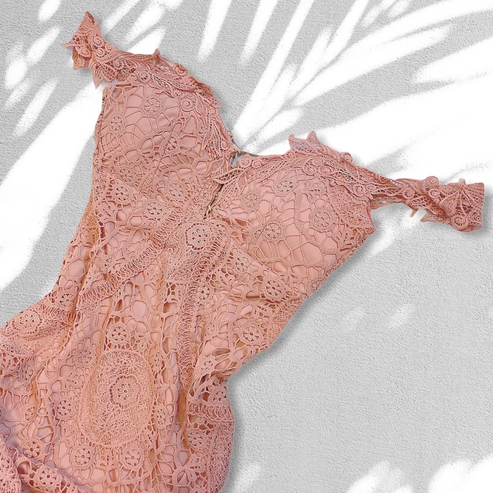 ⚠️SOLD ON CLOSETCUPID.COM⚠️ MACRAME LACE DRESS - Picture 2 of 6